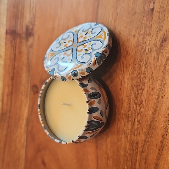 Sping Scent Boho Tin Candle New 2.5oz - Picture 2 of 4